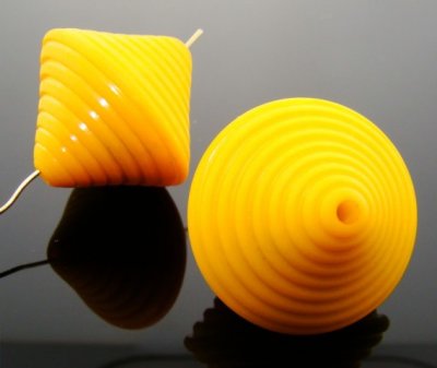 YELLOW MATTE 33X33MM GROOVED BICONE BEADS - Lot of 12