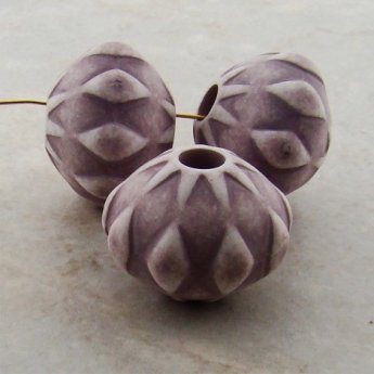 GREY MATTE WASH 25X19MM FANCY SQUASH ROUND BEADS - Lot of 12