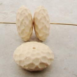 IVORY 28MM HAMMERED DIMPLED SQUASHED ROUND BEADS - Lot of 12