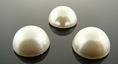 18MM WHITE HIGH DOME PEARL ROUND CABOCHONS - Lot of 144