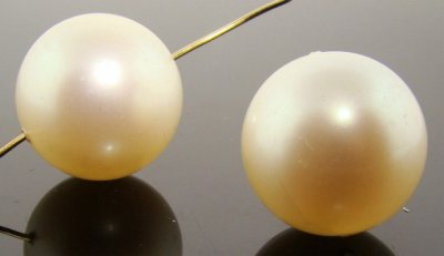CULTURA 18MM ROUND SMOOTH JAPANESE PEARLS - Lot of 12