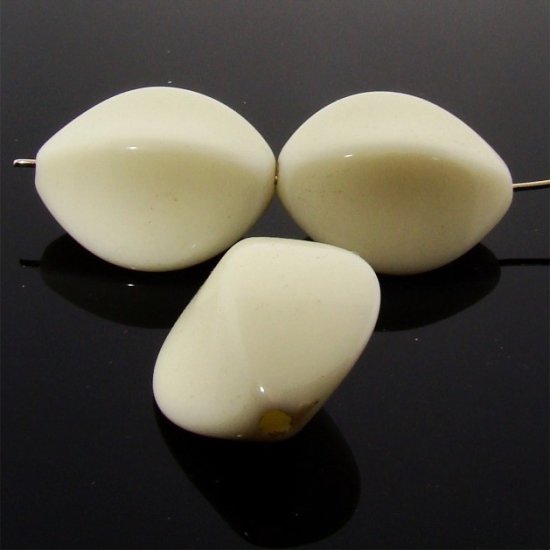 (image for) IVORY 28X24X14MM FLAT OVAL PEDAL BEADS - Lot of 12