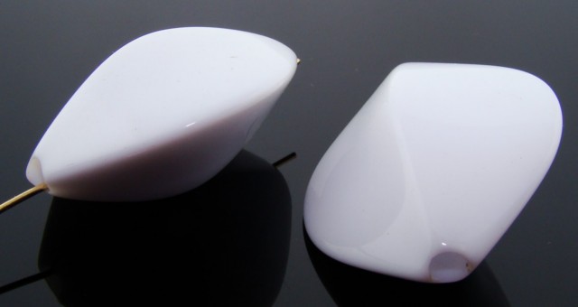 (image for) WHITE 35x30X18mm FLAT OVAL PEDAL BEADS - Lot of 12
