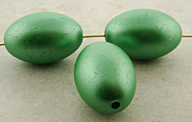 (image for) GREEN METALLIC 29X19MM SMOOTH OVAL BEADS - Lot of 12