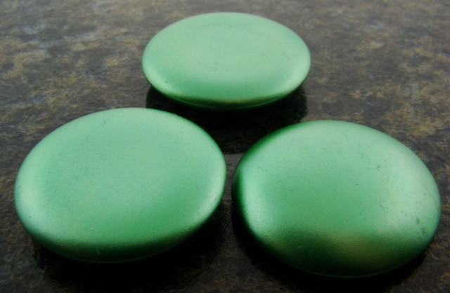 (image for) 30mm. GREEN METALLIC ROUND CABOCHONS - Lot of 36