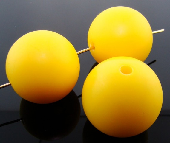 (image for) YELLOW MATTE 22MM SMOOTH ROUND BEADS - Lot of 12