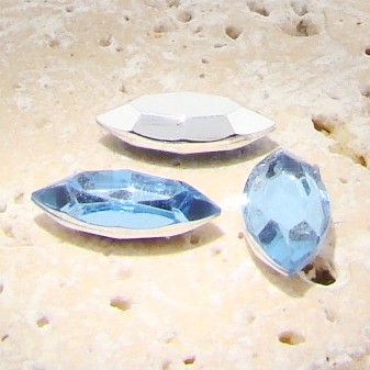 Light Sapphire - 15x7mm. NavetteFaceted Gem Jewels - Lots of 144