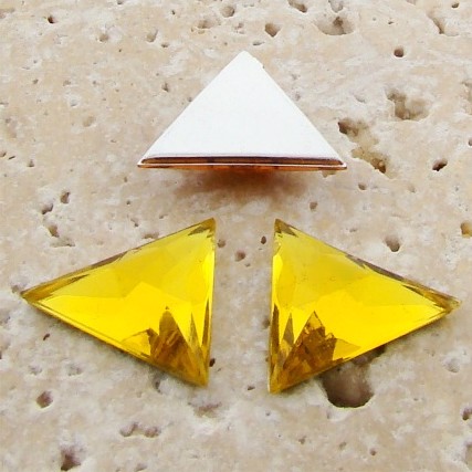 (image for) Jonquil Faceted - 18x18mm. Triangle Cabochons - Lots of 144